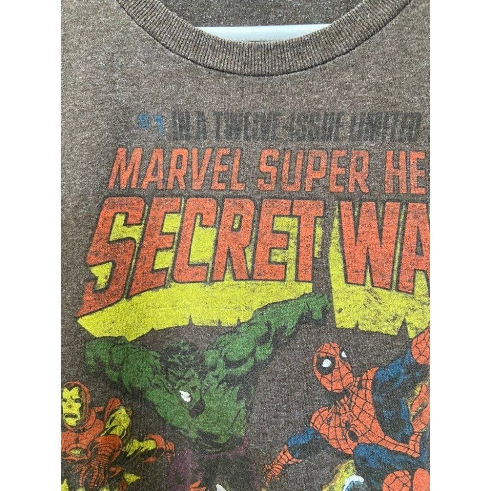 Marvel Limited addition T-shirt- Secret wars - Picture 2 of 4